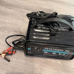 Schumacher SE50 Battery Charger/Engine Starter – 50 Amp, Fully Automatic