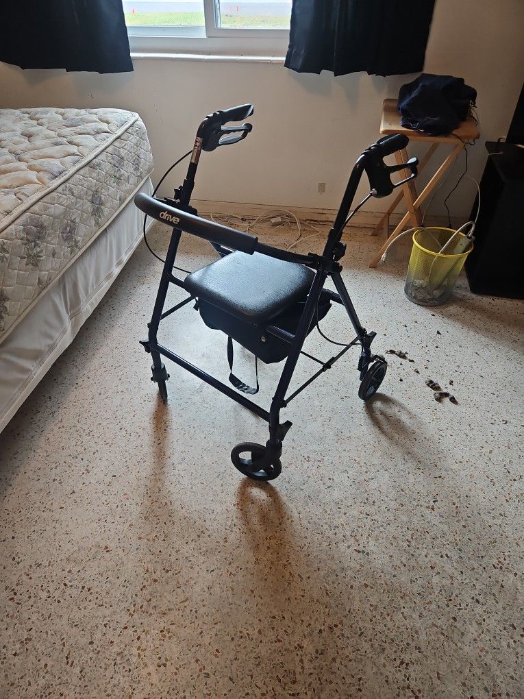 Drive R800KD-BL 350lb Max Walker