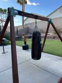 Free Swing Stand w Boxing Bag (Pending)