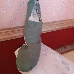 New Women's Tom's Shoe's 
