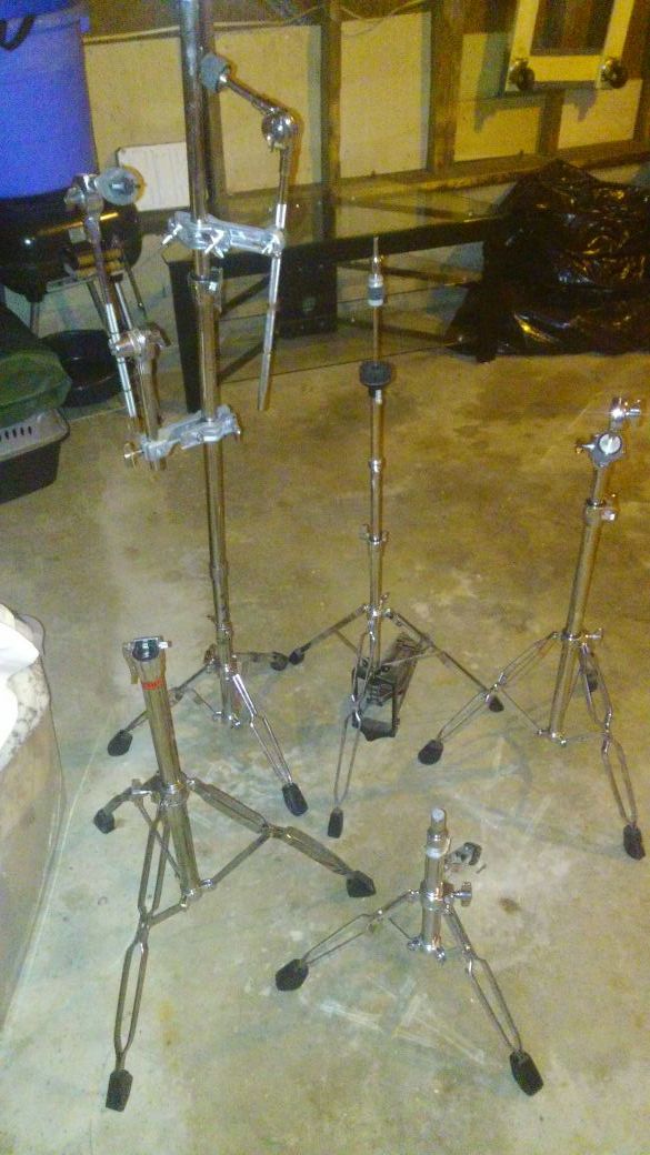 Stands for music cimbals / sostenedores de platillos musicales