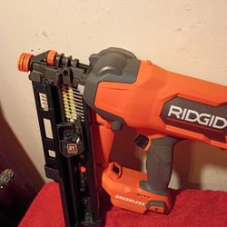 Excelente Condiciones 18 Volt Ridgid Brushless 21 Framing Gun Tool Only $$200 