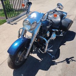 Blue 2004 Harley Davidson Road King