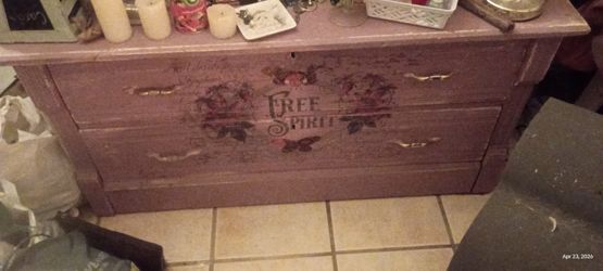 Charming Large Purple Distressed Chest With 2 Drawers