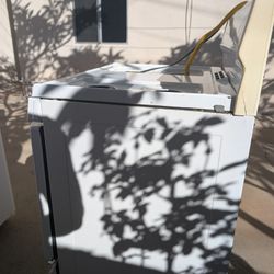 For Sale Refrigerator And Stove 