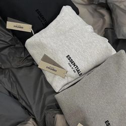 ESSENTIAL HOODIES 