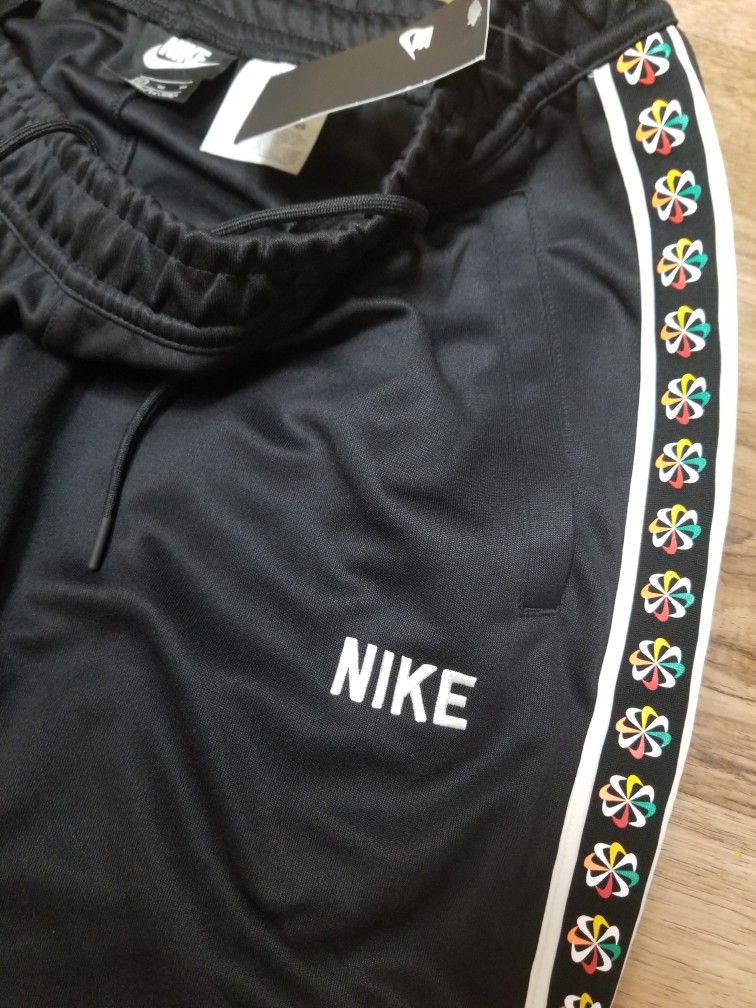 Nwt! Nike Evolution of The Swoosh Joggers Sz Xl