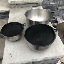 3 Pampered Chef Stainless Steel Mixing Bowls - 2 With Covers 
