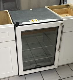 Sub Zero 24” Under Counter Fridge