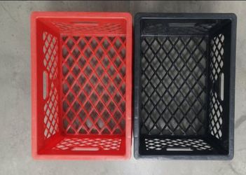 New 19x13x11 Milk crates no scratches