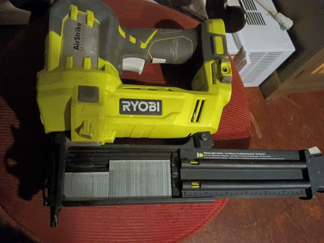 Royobi P322 18ga.Brad Finish Nailer