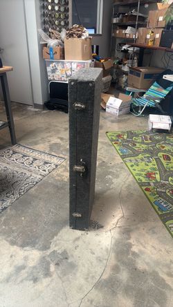 Electric piano and instrument case