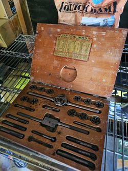 Tap And Die Set Standard / US Sizing