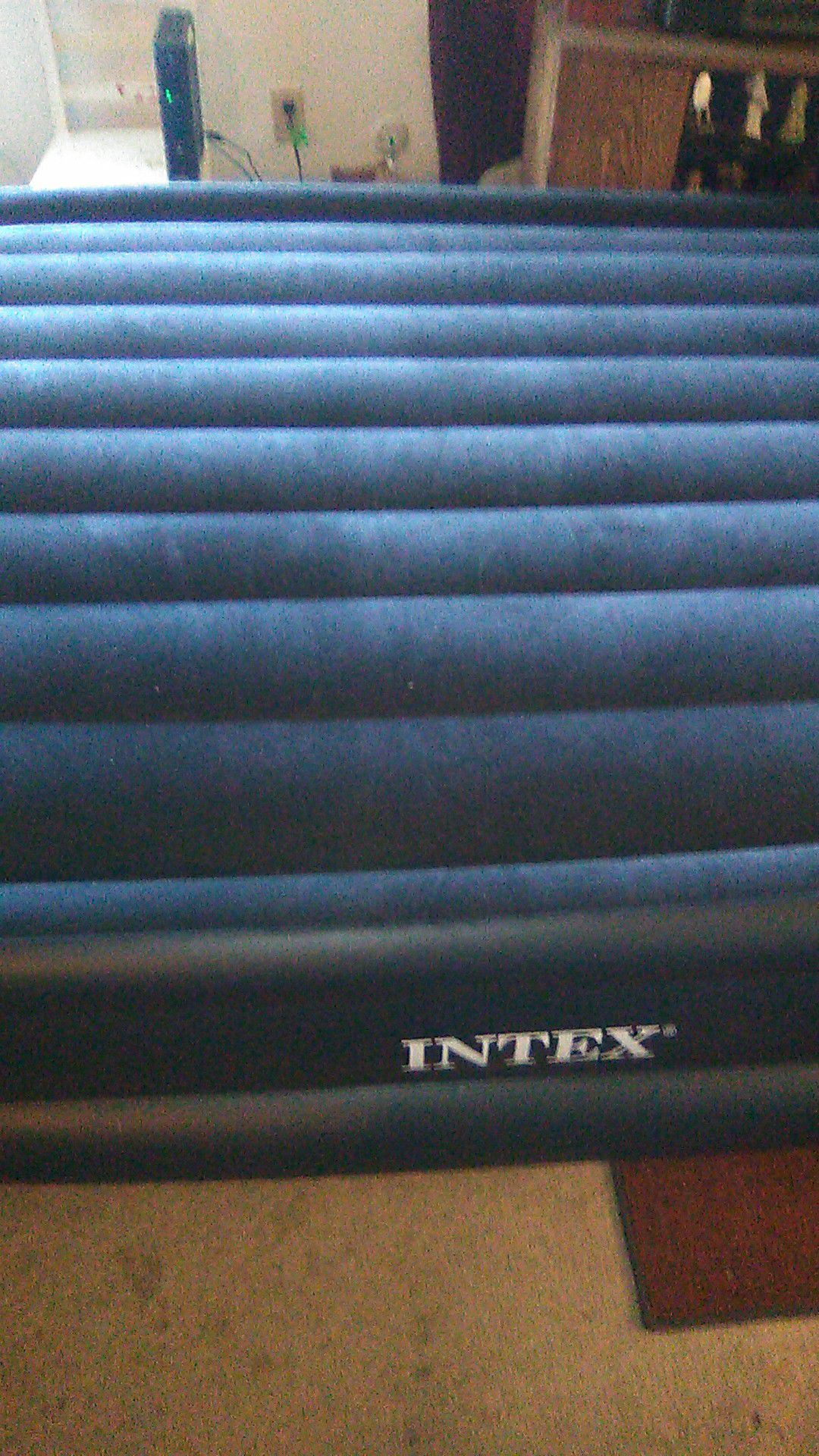 Intex rising comfort queen air bed in box never used