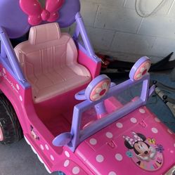 Minnie Electric Car W/charger 