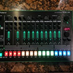 Roland TR-8 Drum Machine With 7x7 Expansion