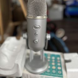 Blue Yeti USB Microphone (Silver)