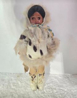 1960's Vintage Inuit Eskimo 11" Native American Sleepy Eyes Doll with Faux Fur