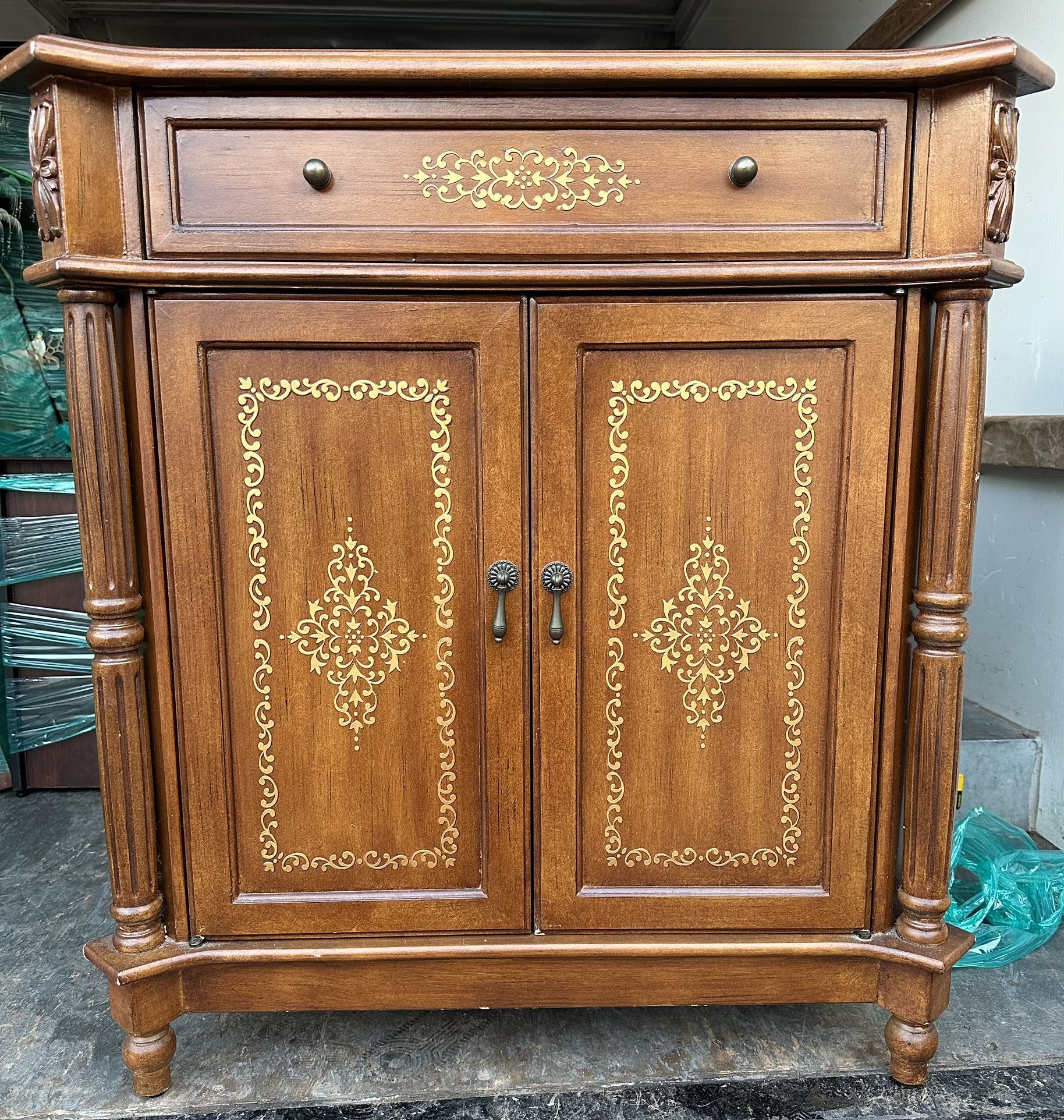 Entry table / Console / Cabinet