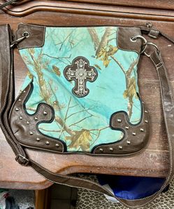 Realtree Camouflage Crossbody Purse