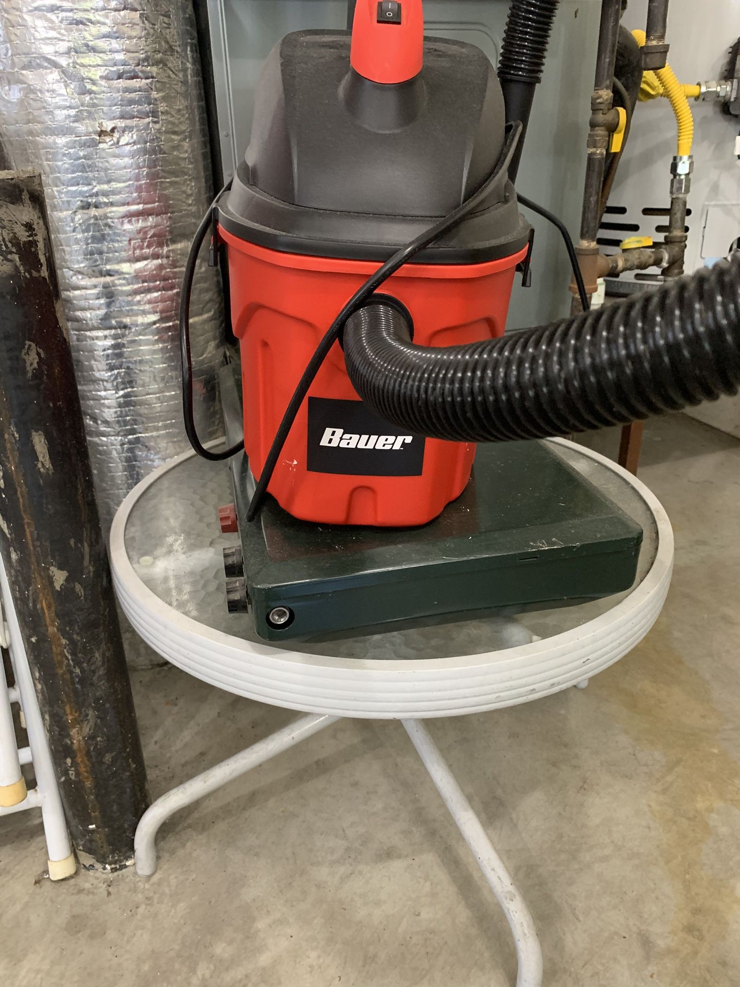 Bauer 3 Gallon Shop Vac