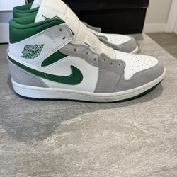 Jordan 1 Mid