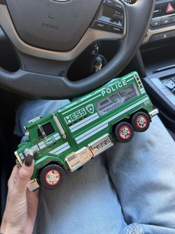 hess police truck and cruiser 2023