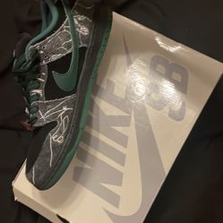  Nike SB Dunk Low – Men’s Size 9