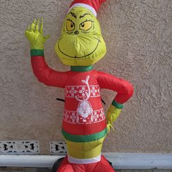 The GRINCH 3.5FT Inflatable Christmas Decorations (Price Is Firm)