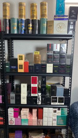 Cologne / perfumes
