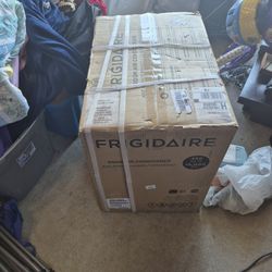 10,000 BTU AIR CONDITIONER