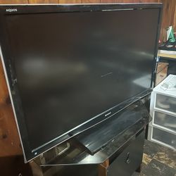 52” HDTV w/ Roku 