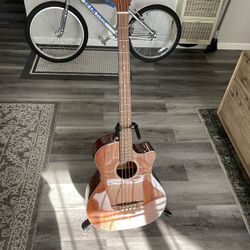 Dean 4 String Base Guitar Brand New 