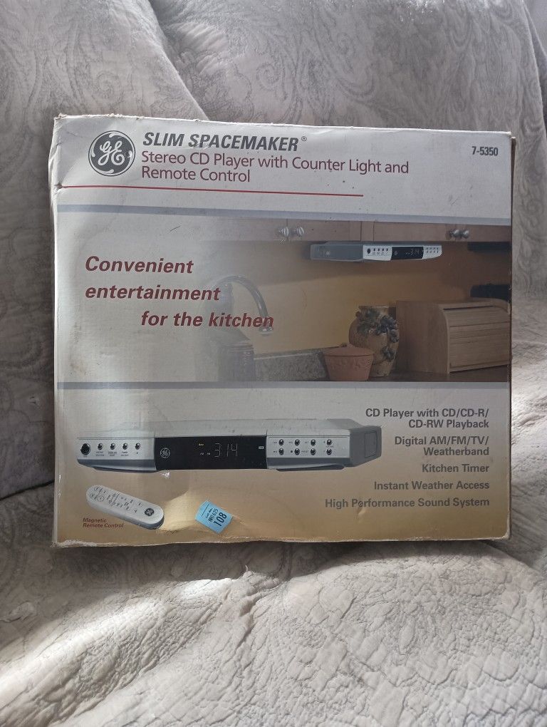 Stereo CD Player Under The Cabinet With Counter Light & Remote Control 