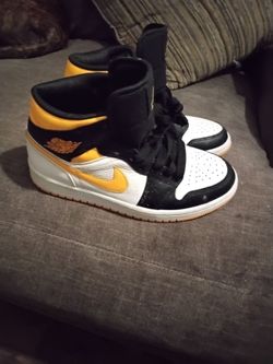 Air Jordan 1's , black ,white, yellow color combo. like new size 6.5