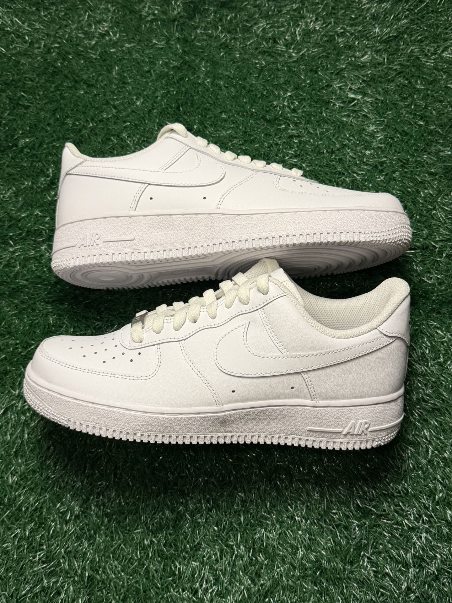Nike Air Force 1 Size 8 (NEW)
