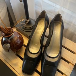 9.2.5 Black Mesh Pumps