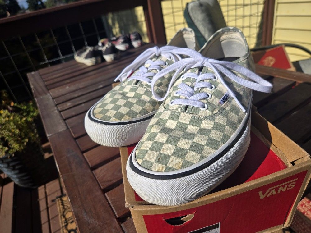 Vans Authentic Pro Low Tops Mens 11.5