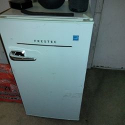 Mini Fridge Vintage Look And Color