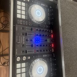 Ddj pioneer controller with the case