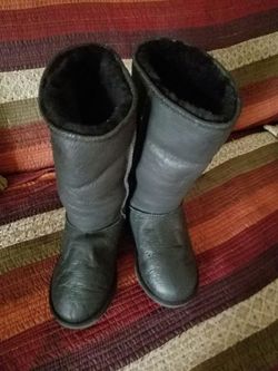 Emu Boots....comparable to Uggs. Women's size 9, Stinger Hi Deluxe Black Leather, 100% Australian Sheepskin
