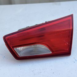 2011-2011 Kia Forte Tail Light Assembly Right 