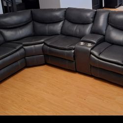 Leather Sectional/Living Room Couch 
