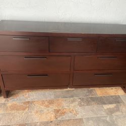 Dresser with  night table  - Gavetero  con mesa de noche 