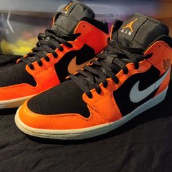 Jordan 1 Mid Black Cone