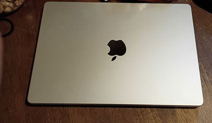 Mac Book Pro 14 Laptop