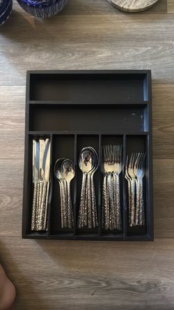 Full Matching Silverware Set w/ Silverware Holder for Drawer