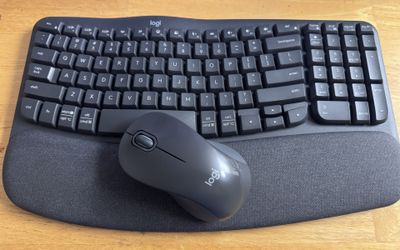 Logitech Wave Keys MK670