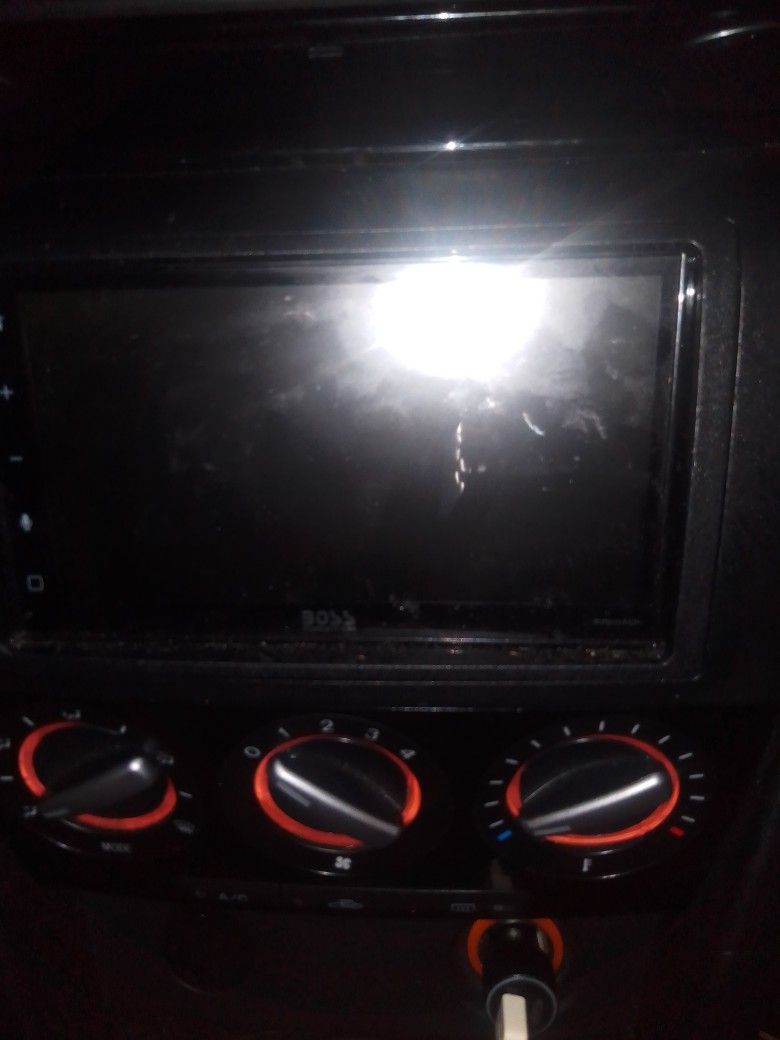 SWEET BOSS TOUCH SCREEN ANDROID AND APPLE CAR PLAY