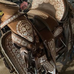 New horse saddles 